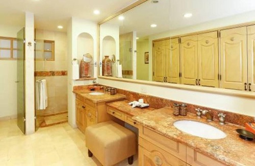 San Juan del Rio Resort | Spend Christmas in Cabo in a Elite 2 Bedroom Sleeps 6