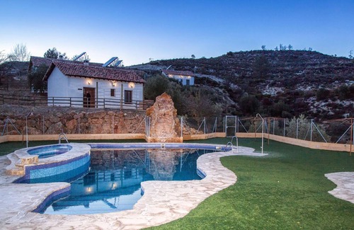 Arenas del Rey House | Spend successful vacations Andalusia and in this beautiful vacation home with pool.