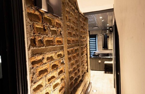 Hillrise Apartment | Spicy 1 BR jacuzzi flat London
