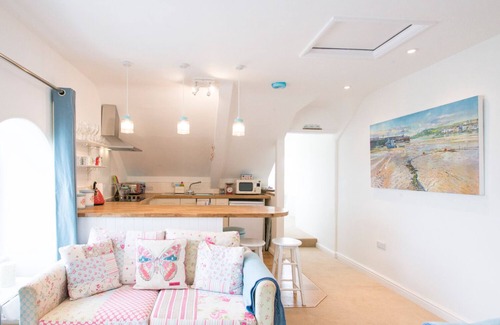 Perranporth Cottage | Spiral View