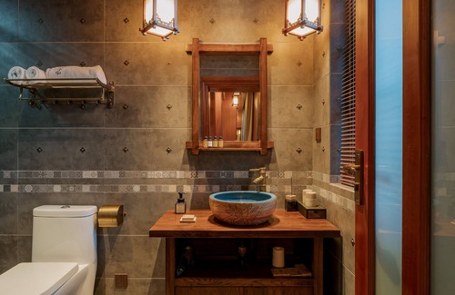 Xiaguan Hotel | Spirited Silky Inn