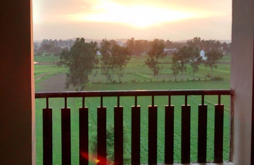 Indore Apartment | Spiritual old Indian cultural city near Airport around 10 kilometers