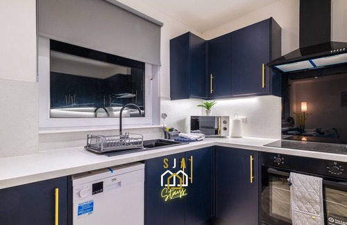 Central Aberdeen Apartment | Spital Stay - SJA Stays - Luxury 3 Bed Apartment