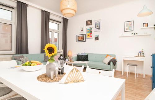 Althangrund Apartment | Spittelau spacious bright contactless selfcheckin central metro train station