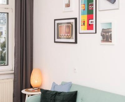 Althangrund Apartment | Spittelau spacious bright contactless selfcheckin central metro train station