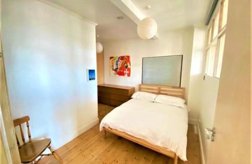 Kentish Town Apartment | Splendid 1 Bedroom Flat + Terrace (Kentish Town)