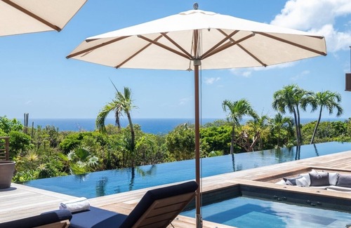 Gouverneur Villa | Splendid 6 BDRM Luxury Villa w Jacuzzi and BBQ