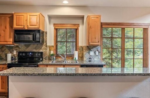 Tamarack Resort House | Splendid Townhome |Wood Fireplace and Ski In/Out