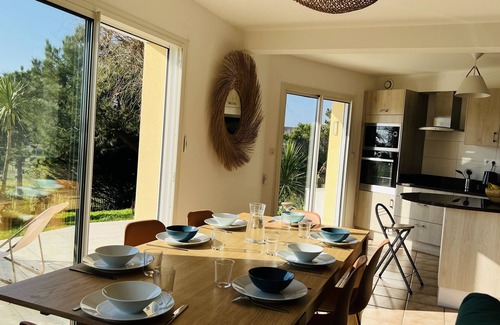 Clohars-Carnoet Villa | SPLENDID VILLA overlooking EXOTIC garden, BEACHES 200m away