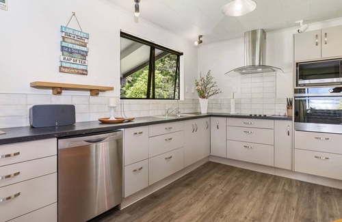 Lake Tarawera House | Splendour on Spencer - Lake Tarawera Holiday Home