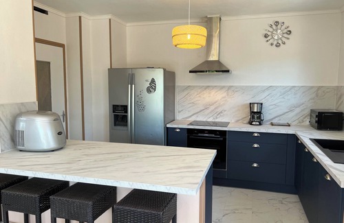 Beziers Apartment | split-level apartment in countryside 3 km from beziers