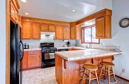 Yosemite West House | Sport Chalet