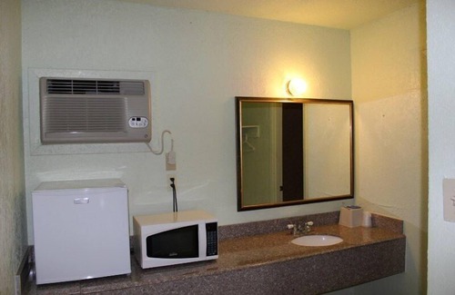 Eagle Lake Hotel | Sportsman Motel