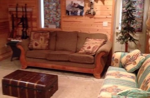 Oacoma Cottage | Sportsman's cabin near the Missouri River
