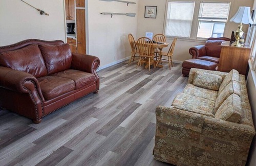 Webster House | Sportsman's Country Lodge: The Fish House