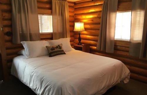 Ennis Hotel | Sportsman's Lodge