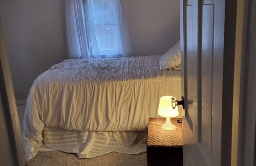 Englewood Cottage | "SPOTLESS " - Walk. No car needed.! n Non Smokers ONLY! nNYC MINUTES AWAY!n