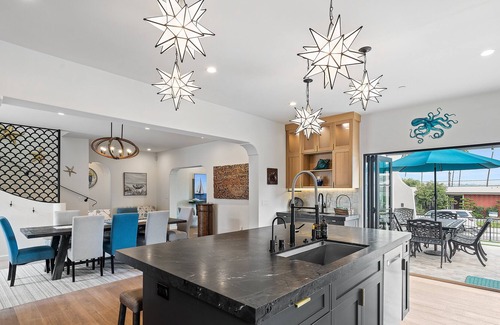 Crown Point House | Sprawling Home | Pool | Hot Tub | Fireplaces | Views