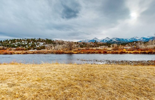 Howard House | Sprawling Panoramic Views on the Arkansas River