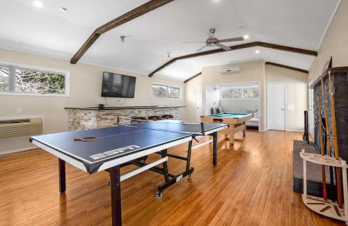Shinnecock Hills House | Sprawling Southampton Home: Private Pool