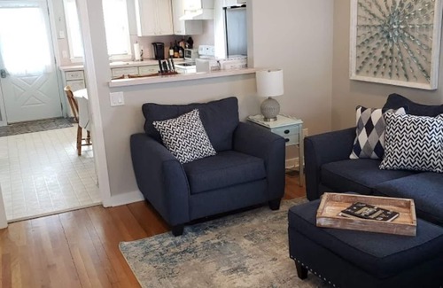 Winchester Cottage | SPRING 2025! Cozy WATERFRONT Cottage on Highland Lake, CT - central a/c & heat