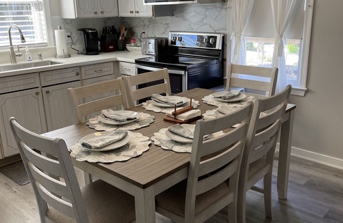 Winchester Cottage | SPRING 2025! Cozy WATERFRONT Cottage on Highland Lake, CT - central a/c & heat