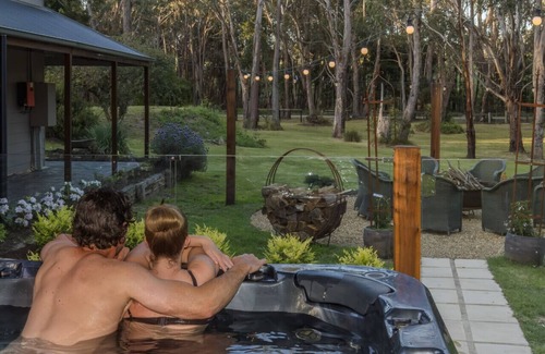Spring Hill House | Spring Hill Country Retreat with spa