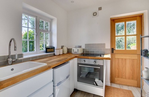 Martlesham Heath House | Spring House Studio - One Bedroom House, Sleeps 2