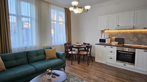 Cacak Apartment | Spring Rustik