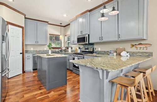Springdale House | Springdale Lake Home | Perfect for Groups