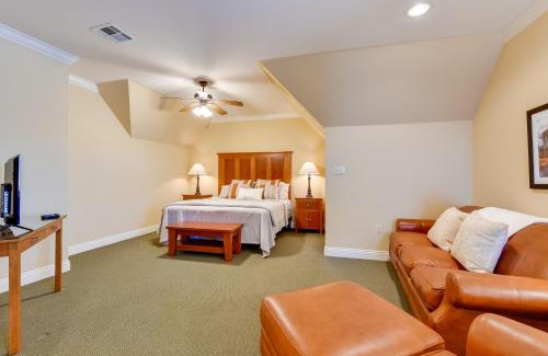 Springfield Apartment | Springfield Studio Rental with Golf Course View!