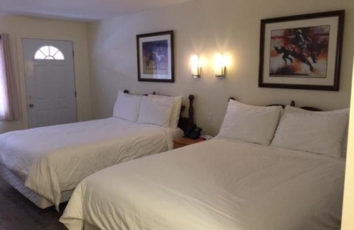 108 Mile Ranch Cabin | Spruce Hill Resort & Spa