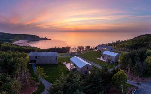 Inverness County House | Spruce - Luxury 1 Bdrm Cottage Stunning Views & Hot Tub, Private Path to the Beach