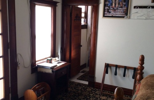 Colorado Springs Bed & Breakfast | Spurs n Lace Bed & Breakfast Inn