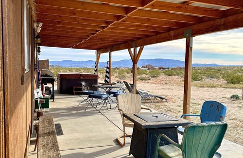 Landers House | 🌵 Spy Mountain Hideout on 5 Acres w/Hot Tub | ATV Paradise & Privacy 🌵