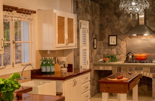 Windward Side Villa | Spyglass is a Private Villa With 360 View Near Windwardside.