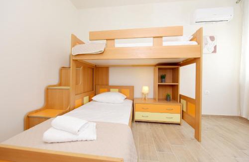 Embonas Apartment | Square home