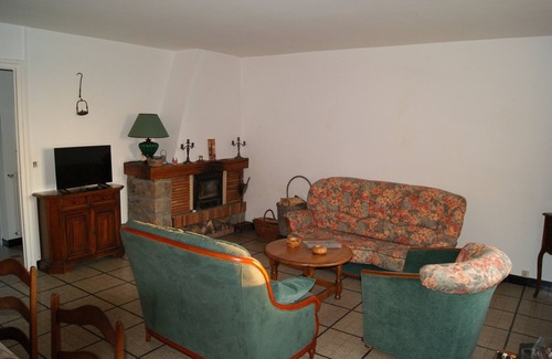 Arcon House | Squirrel cottage, independent, not overlooked, on 7000m2 of wood property