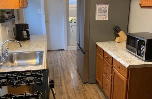 Squirrel Hill South House | Squirrel Hill home, sleeps 11. 10 min to Oakland & Downtown.