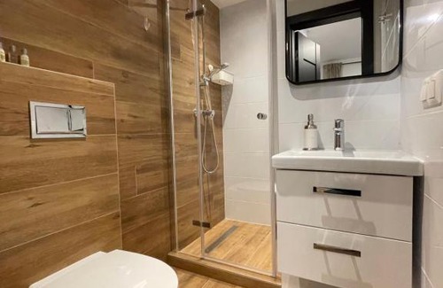 Wawer Apartment | Srebrny Apartament