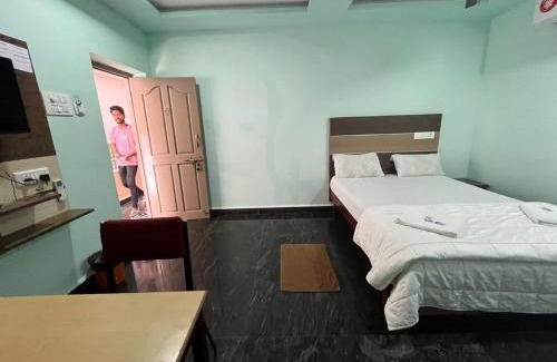 Mahabalipuram Beach Hotel | Sri Murugan Beach Paradise Hotel