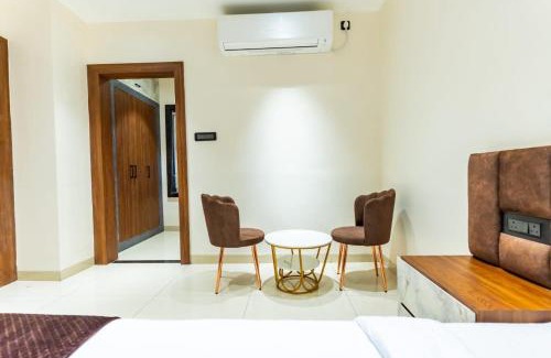 Warangal Hotel | Sri vaarahi hotel