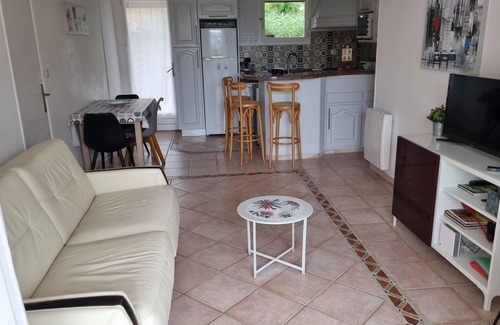 Saint-Aygulf Apartment | ST AYGULF, 2 rooms 39 M2, between TOWN CENTER and SEA (150m) WIFI AIR CONDITIONING