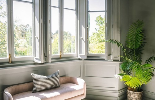 Daylesford House | St. Etienne Daylesford ~ Contemporary Styling!