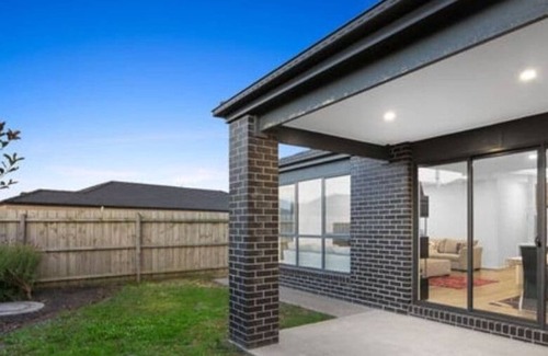 Clyde North House | St Germain Estate 4 bedrooms Clyde North home