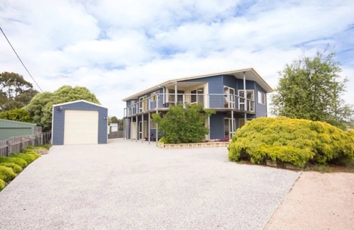 Stieglitz Apartment | St Helens On The Bay apartment 2