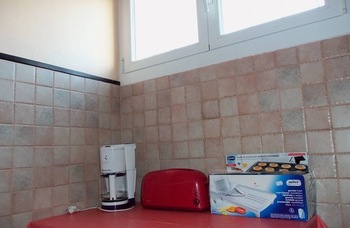 Saint-Jean-de-Luz Apartment | ST JEAN LUZ - SHOPPING BEACH 5 MN WALK-FREE PARKING-BABY BED-PLAY AREA