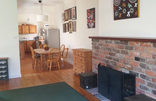 Saint Kilda South House | St Kilda Cottage - A family home and garden in vibrant beachside St Kilda