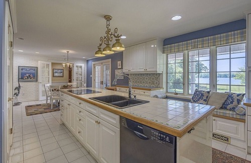 Kingston House | St. Lawrence River Estate