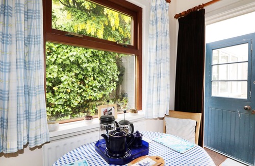 Fraserburgh Cottage | ST MAGNUS HAVEN, pet friendly, with a garden in Gardenstown